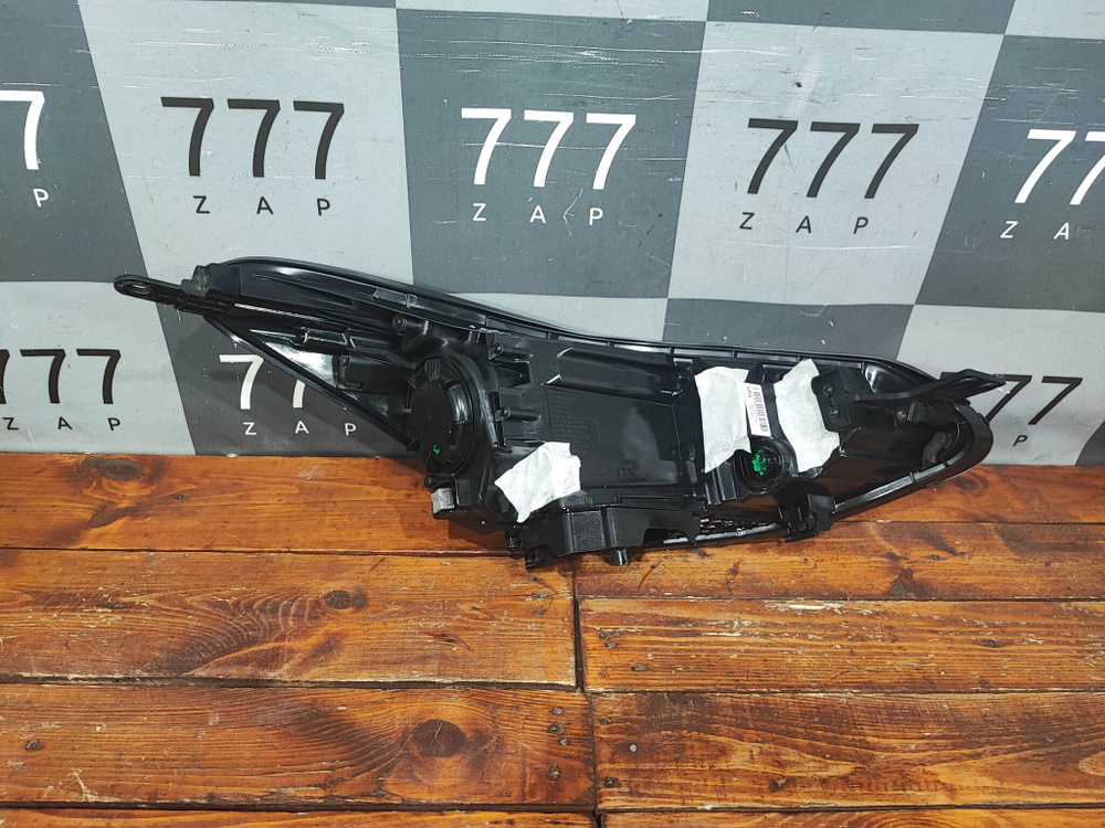 Фара левая галоген Kia Sportage 4 (QL) 16-18 Б/У Оригинал 92101F1010