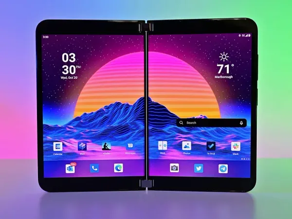 Microsoft передумали выпускать складной смартфон Surface Duo 3