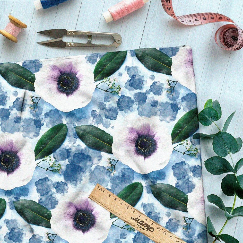 Ткань шелк Армани большие петуньи на фоне неба