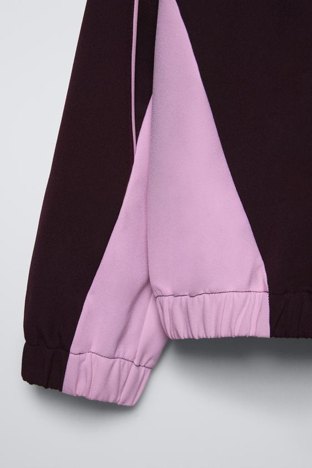 ZARA ТОЛСТОВКА С КОНТРАСТНЫМИ ДЕТАЛЯМИ, ЦВЕТ БУРГУНДСКОГО ВИНА