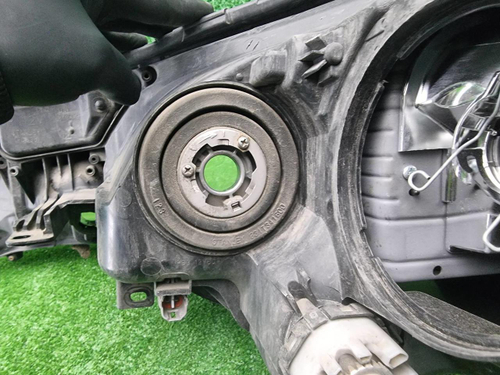 Фара правая Toyota Rav 4 CA40 (2012-2015) ксенон