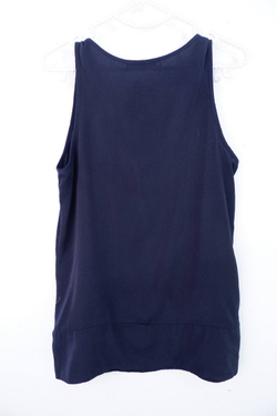 Топ Incity практичный, визуально на 44 размер