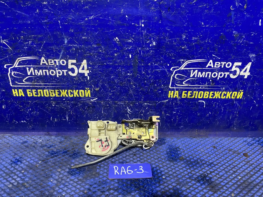Замок двери передней левой Honda ODYSSEY 2001