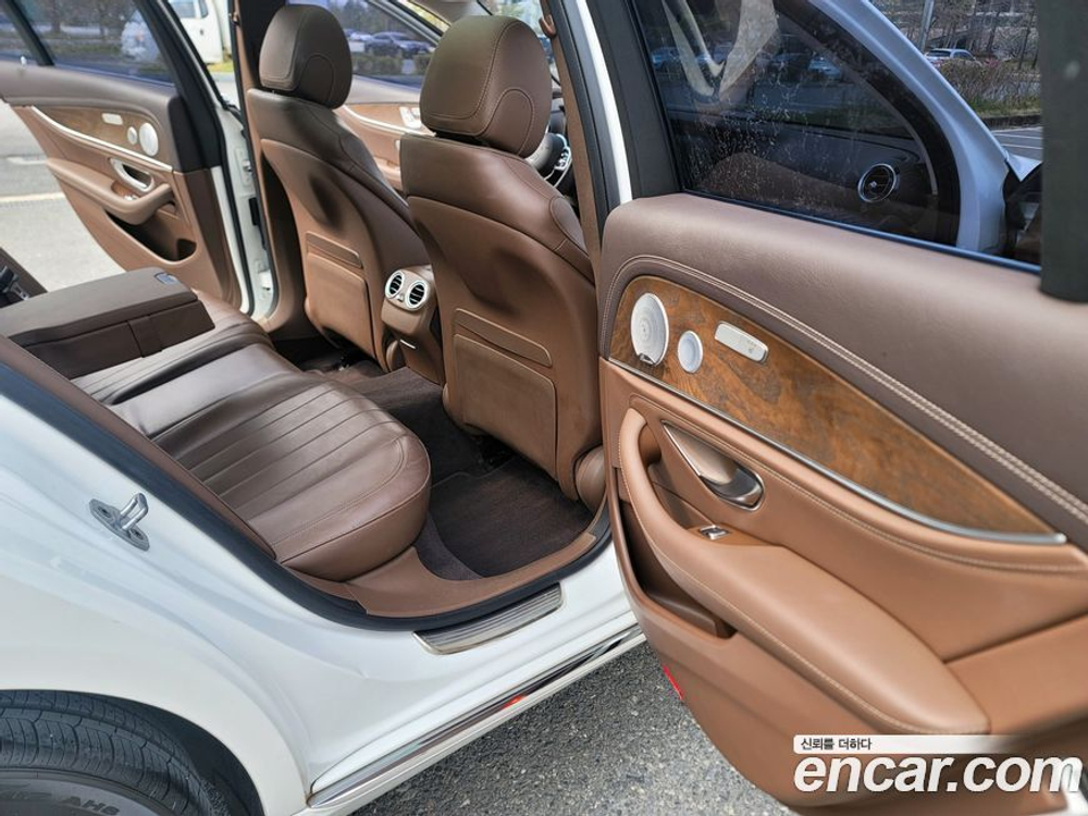 Mercedes-Benz E-Class W213 E300 4MATIC Exclusive (08.2019)