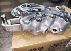 Кронштейн распредвалов для двигатeлей 1.8-2.0 Gen2