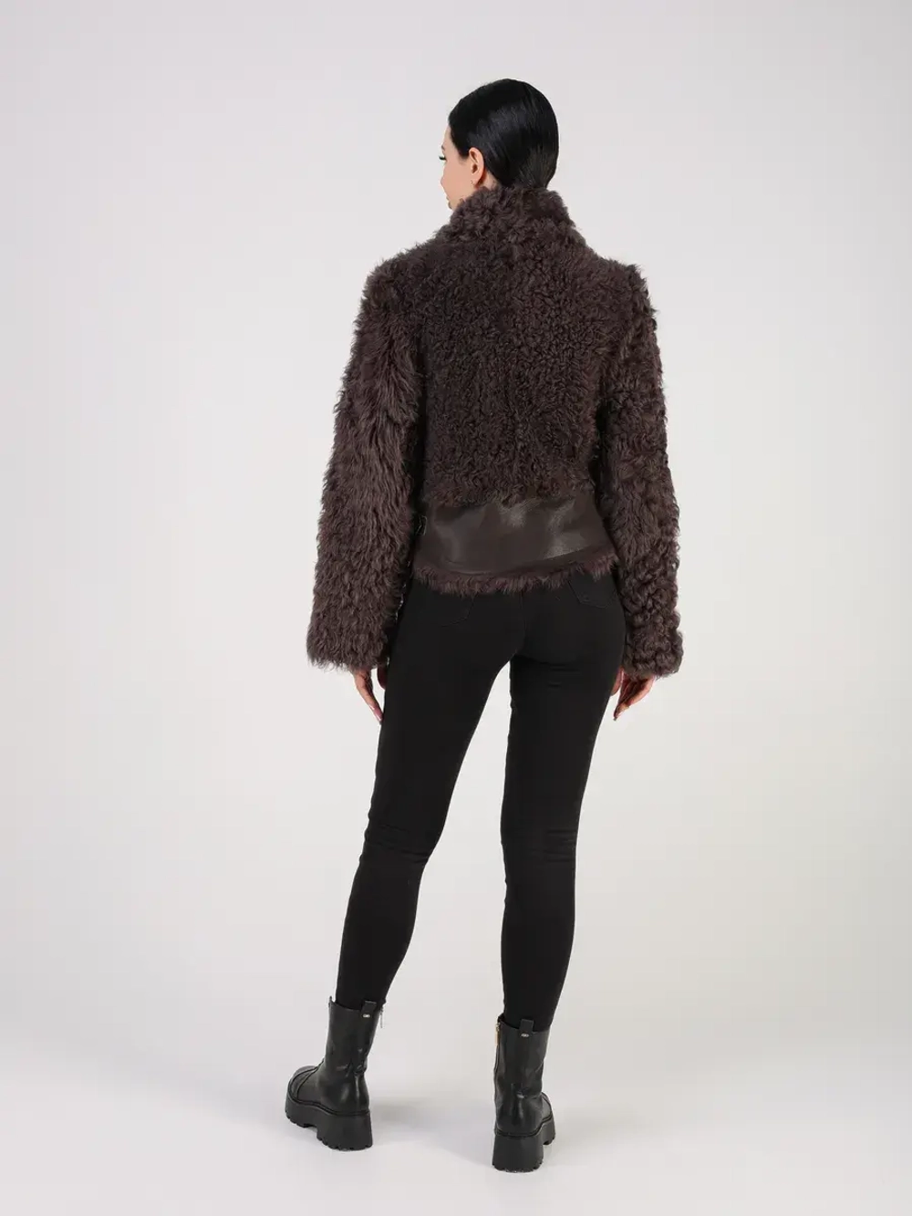 Шуба зимняя натуральная короткая дубленка