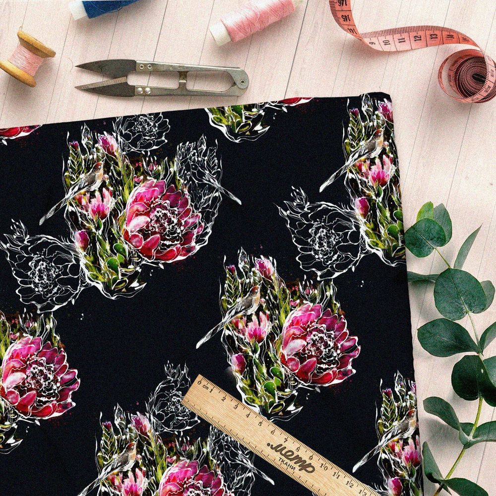 Ткань оксфорд 600 розовые цветы с белым контуром