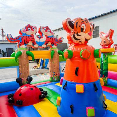 Коммерческий надувной батут «Тигриная страна», 9*5*5 м.