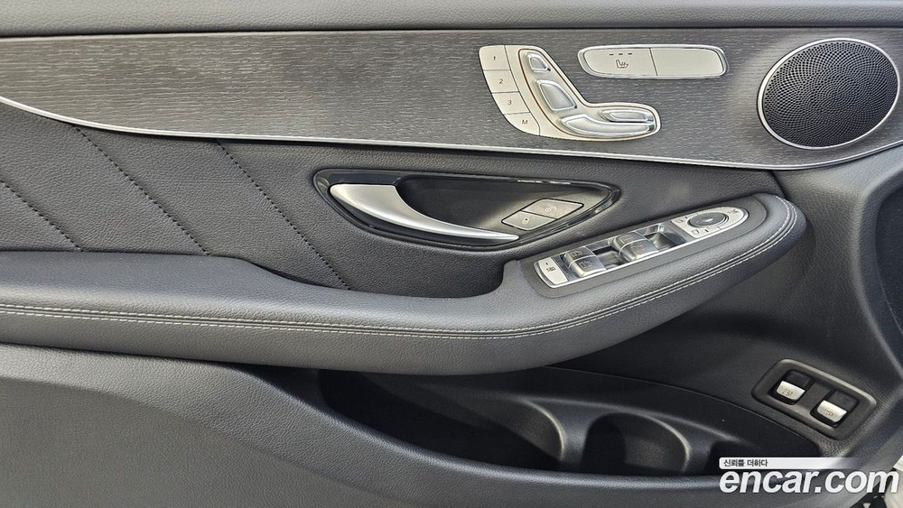 Mercedes-Benz GLC-Class X253 GLC300e 4MATIC Coupe (09.2021)