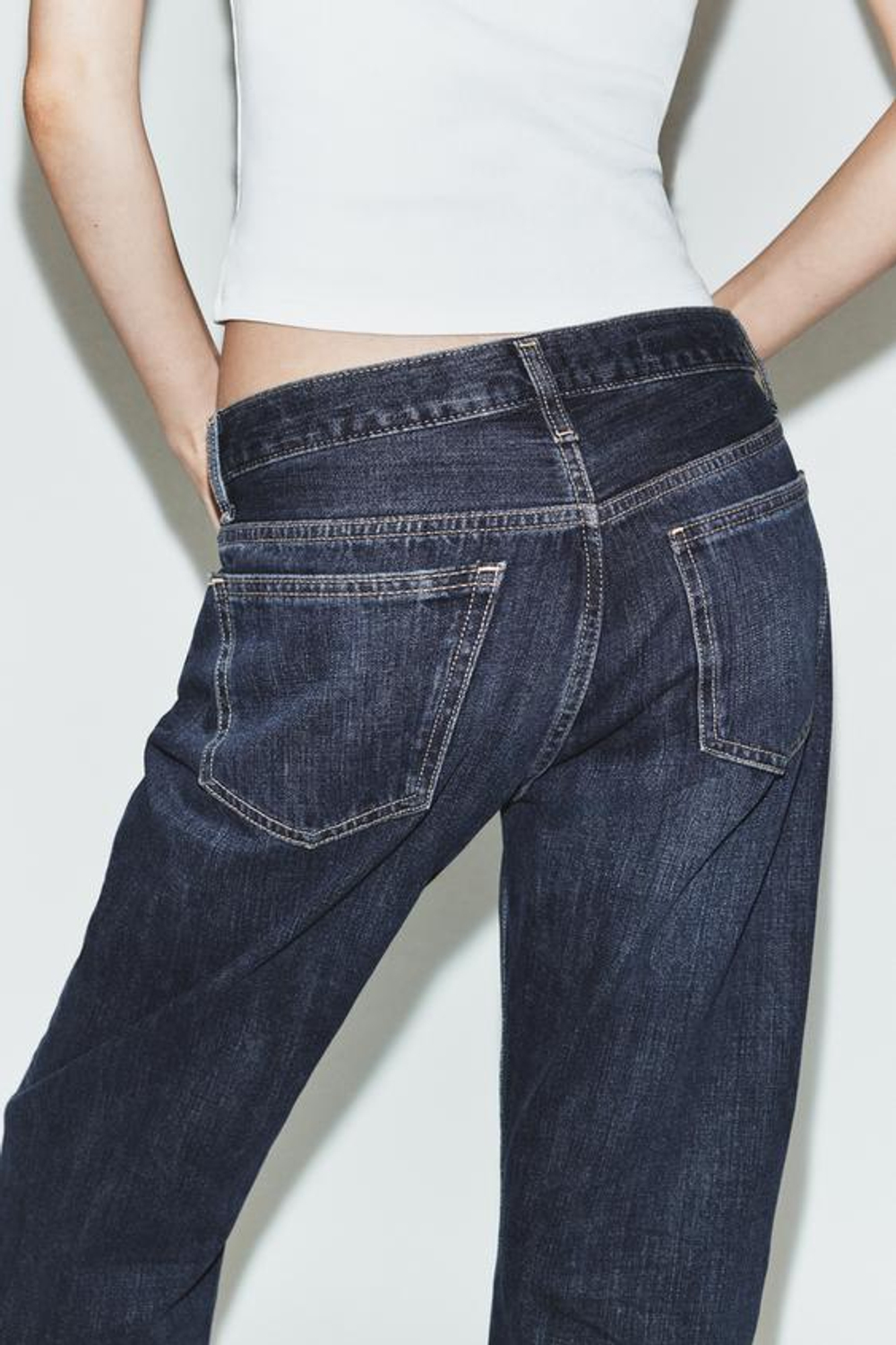 ZARA ДЖИНСЫ TRF ПРЯМОГО КРОЯ С ОТВОРОТАМИ И СРЕДНЕЙ ПОСАДКОЙ, ТЕМНЫЙ ИНДИГО