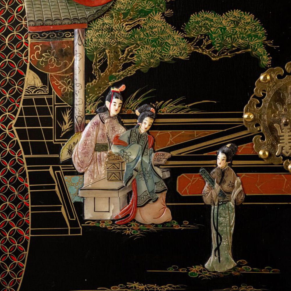 Комод в стиле шинуазри