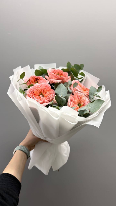 Букет из роз "Мандарин Экспрешн" с эвкалиптом ( 5 шт)