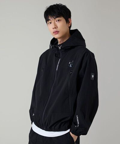 Нейлоновая куртка с капюшоном