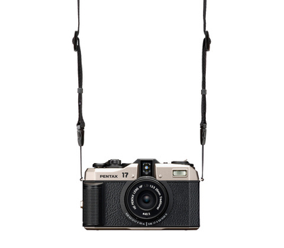 Компактный фотоаппарат Pentax 17, темное серебро