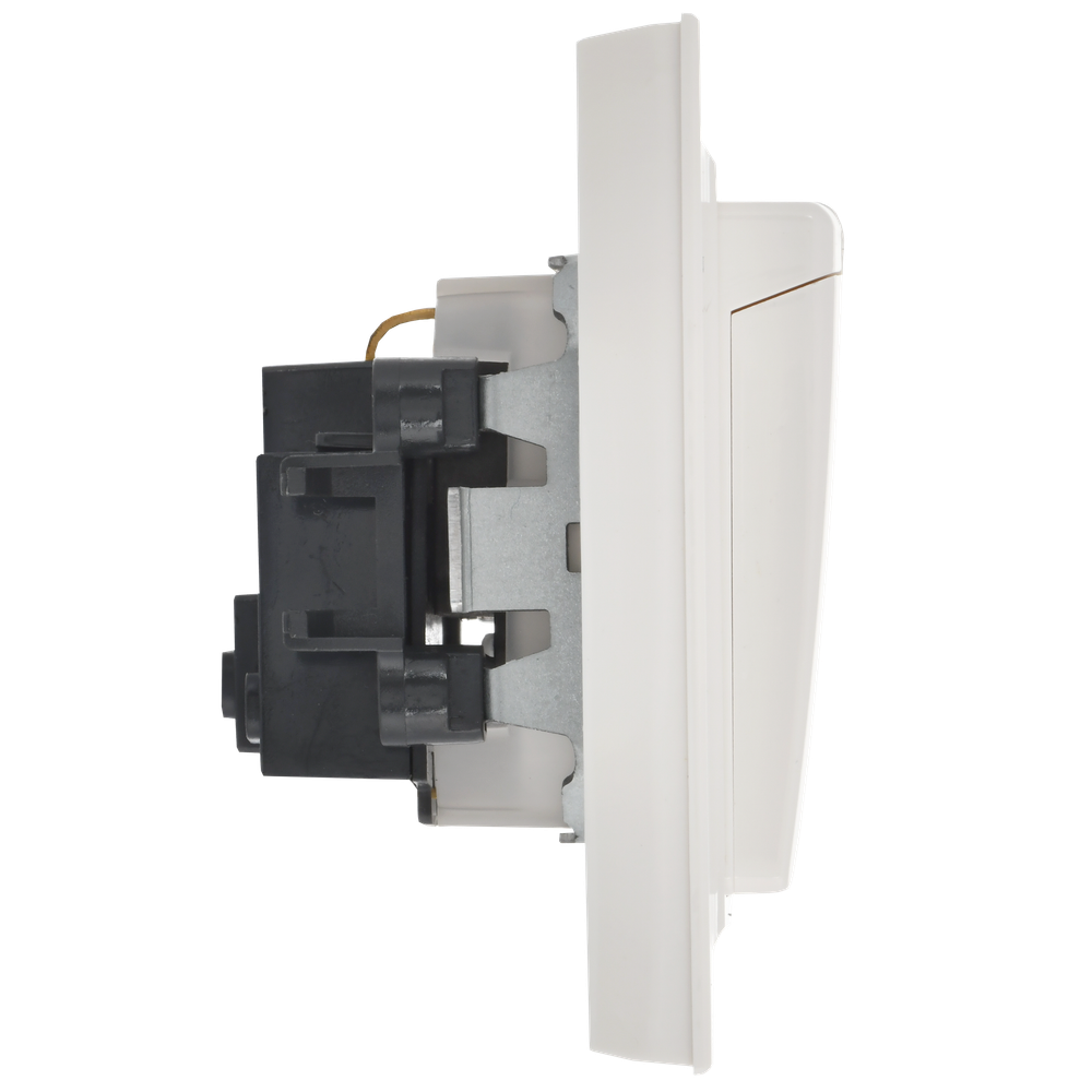 BRITE Розетка 1-местная с заземлением с защитными шторками и крышкой 16А IP44 в сборе РСбш10-3-44-БрБ белый