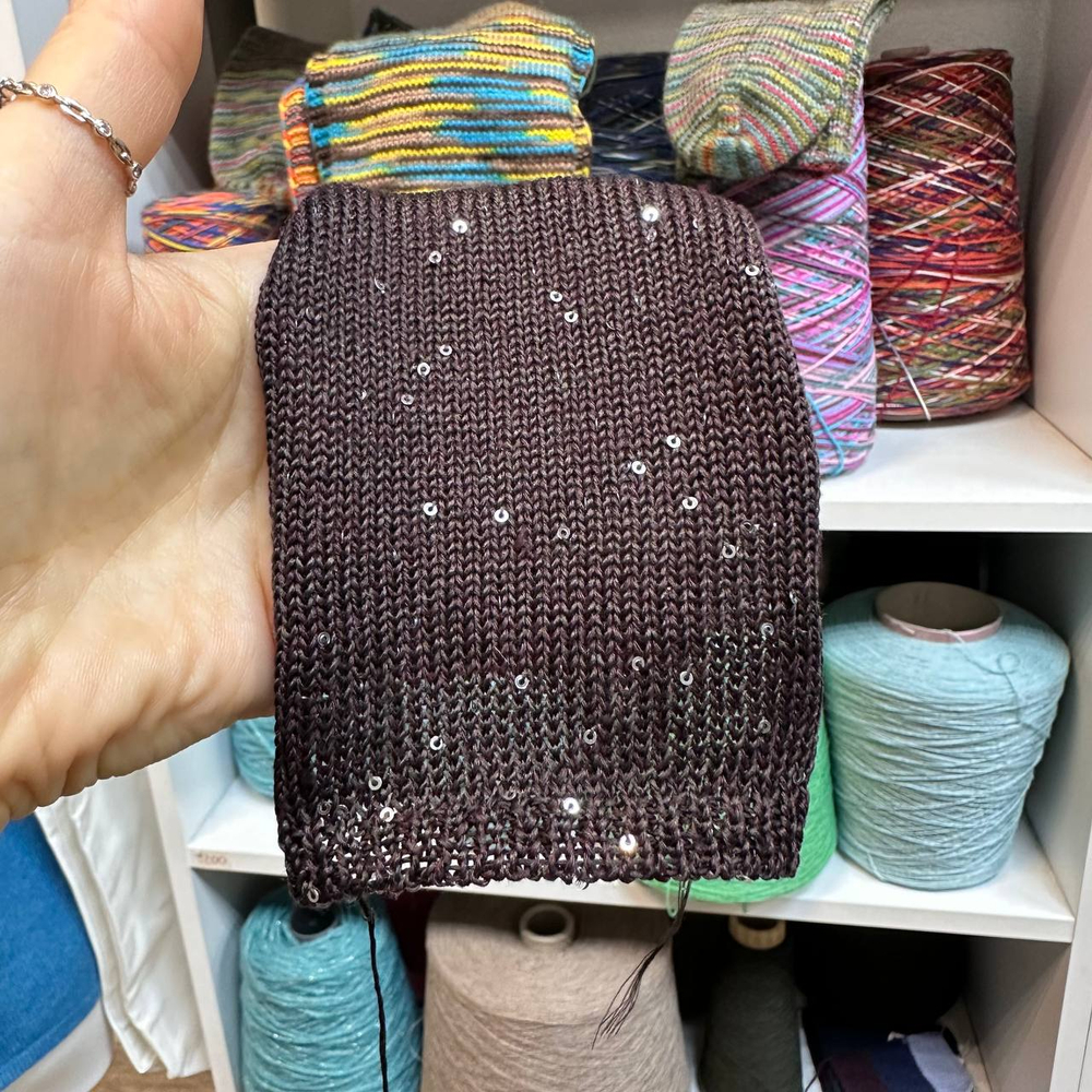 LINETTE PAILLETES - 80% лен, 20% п/а, микропайетки 2мм, ; 450м\100гр; цвет: зеленый/хаки меланжевый, пайетки серебро