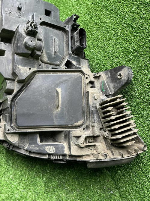 Фара правая Mercedes C w205 (2014-2018) LED