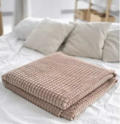 Двуспальное покрывало плед 220x240 см (Евро) кубик.