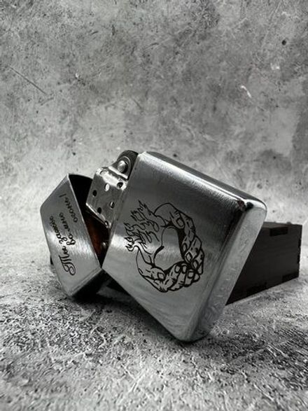 Зажигалка подарочная бензиновая с гравировкой Огонь во мне