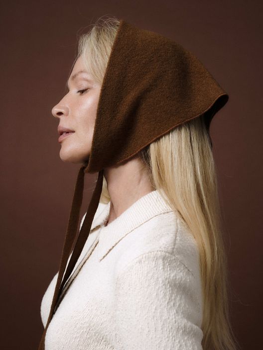 Косынка шерстяная Тайны леса, коричневая / Paki Paki