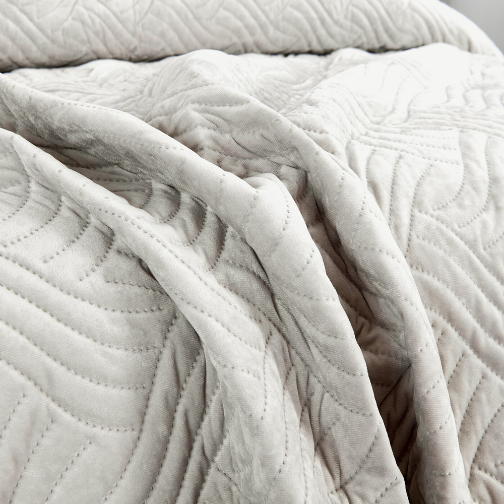 Покрывало 240x260 Sofi De MarkO Деварта светло-серое