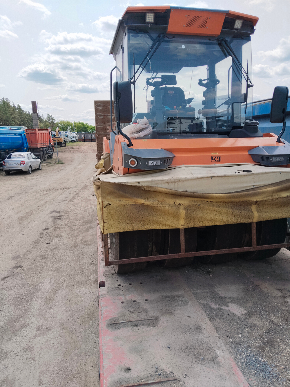 Завод дорожных машин DM* Каток DM-13-SP (Дизельный, 4,4 л, 99 л.с., АТ)