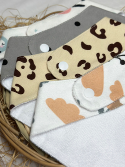 Непромокаемый слюнявчик-нагрудник на кнопках RinaAmari фланель в ассортименте