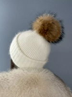 шапка ангора с меховым помпоном зимняя пушистая стильная