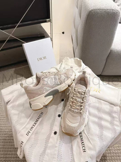 Женские кроссовки Dior Chrono бежевые с звездой на подошве