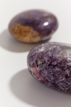 Лепидолит палмстоун