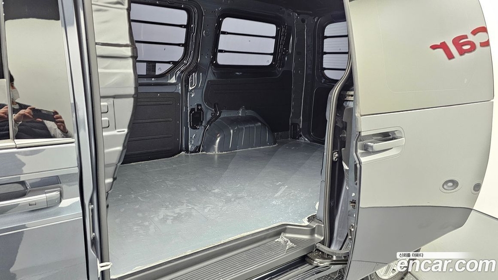 Hyundai Staria Cargo 3-х местный (07.2022)