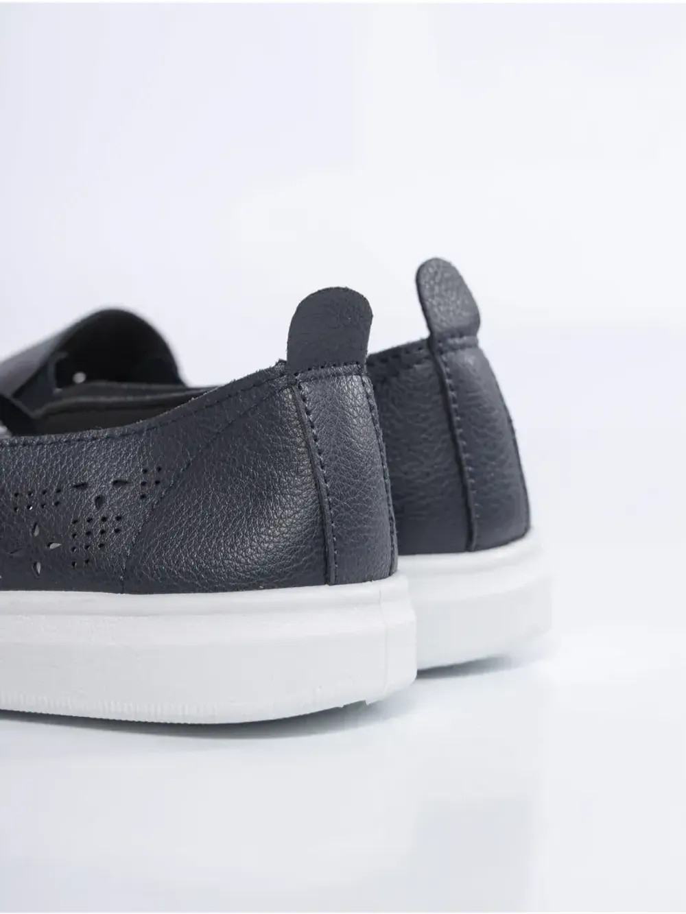 Мокасины летние с перфорацией