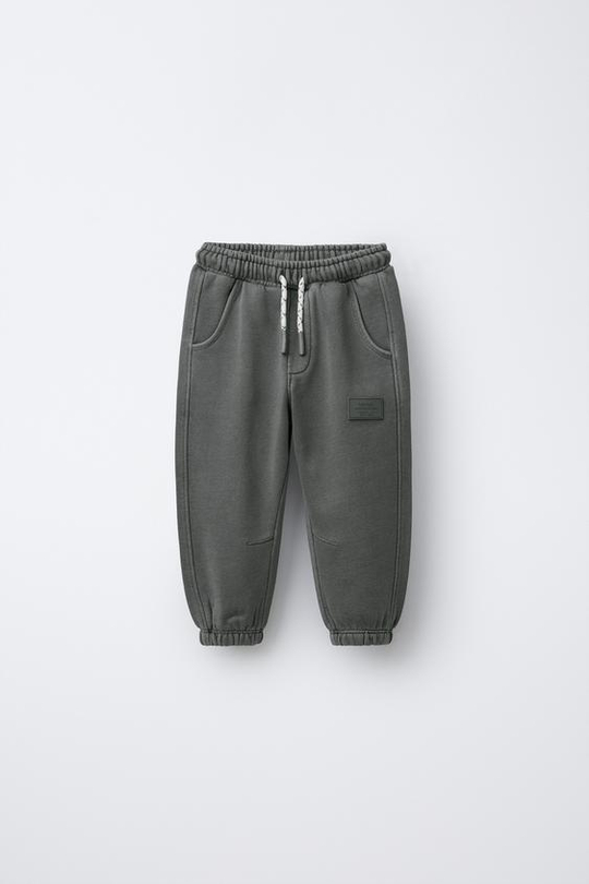 ZARA БРЮКИ-ДЖОГГЕРЫ С НАШИВКОЙ, СЕРЫЙ