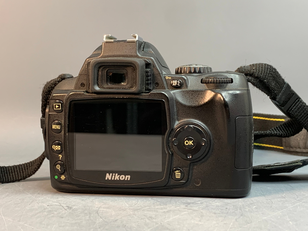 Nikon D40 kit 18-55mm 3.5-5.6G II ED 28.000 кадров