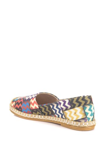 Qadın üçün naxışlı ayaqqabı