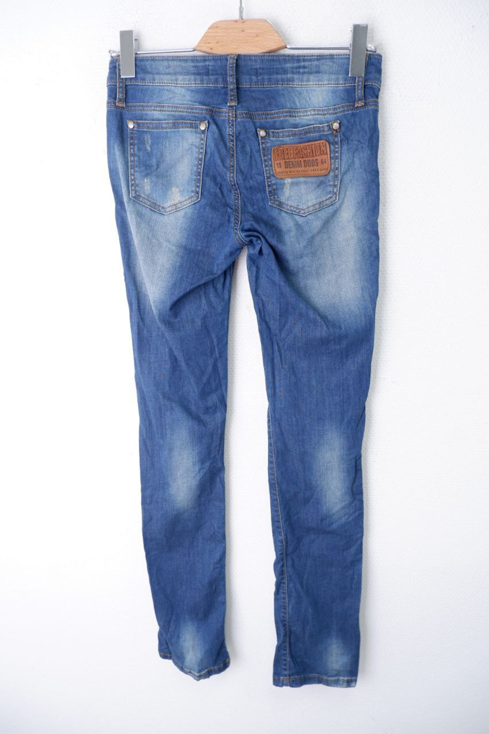 Джинсы базовые 44 размер