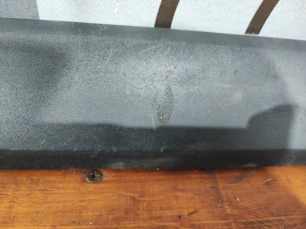 Накладка двери передней левой Renault Kangoo 2  Б/У Оригинал 808217463r