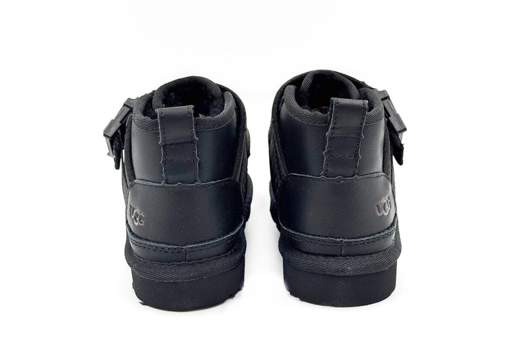 UGG Kids Neumel Snapback Leather Black