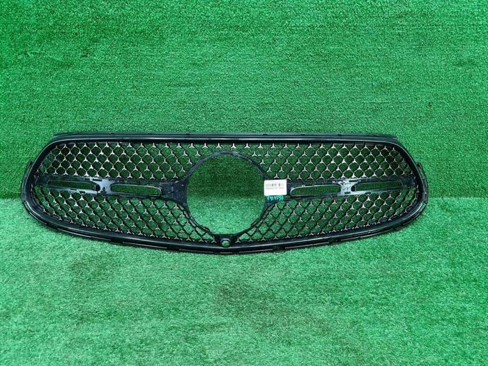 Решетка радиатора Mercedes GLC X254 (2022-н.в.)