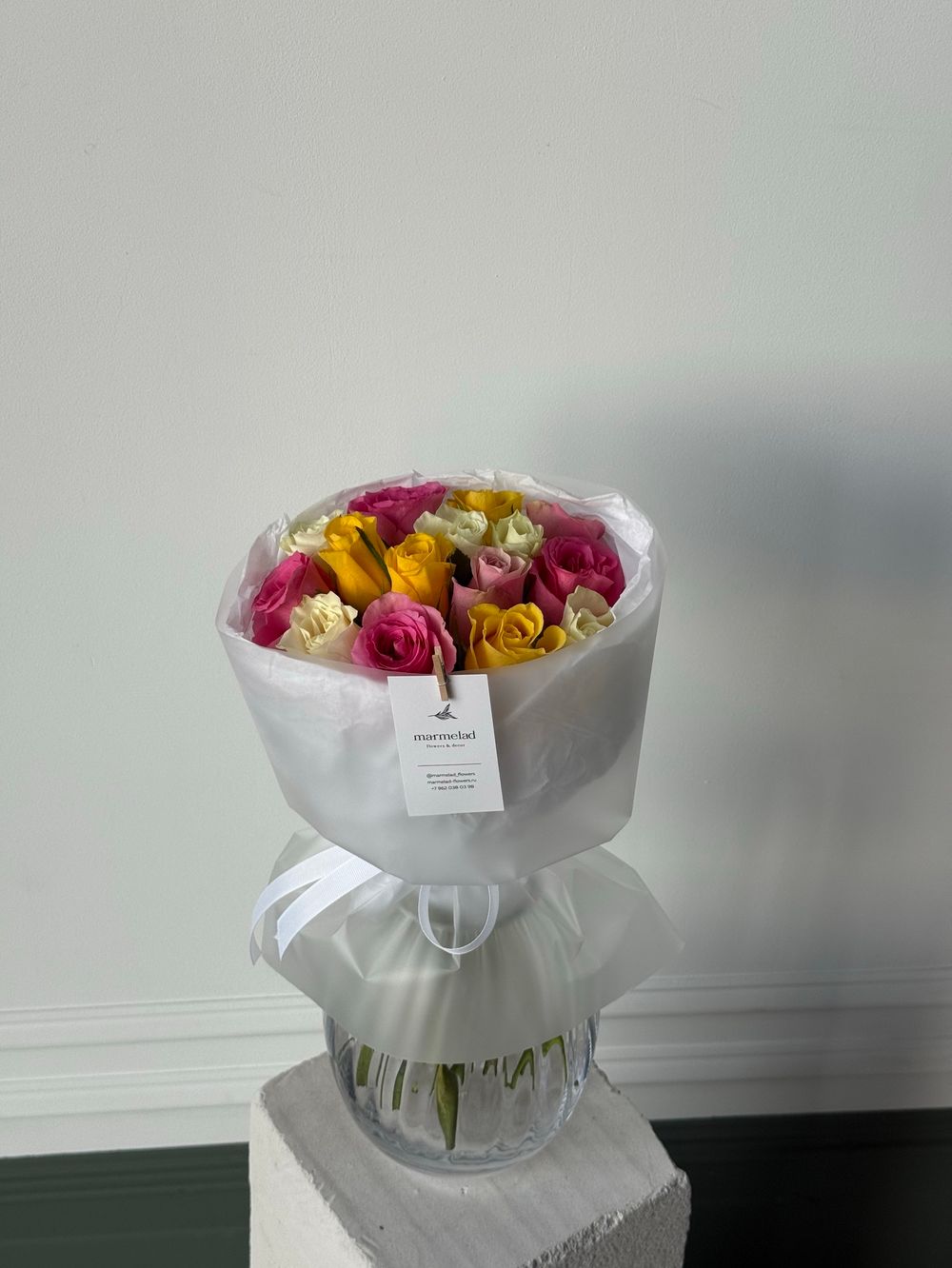 Букет из розы разных оттенков (35см) 15 шт