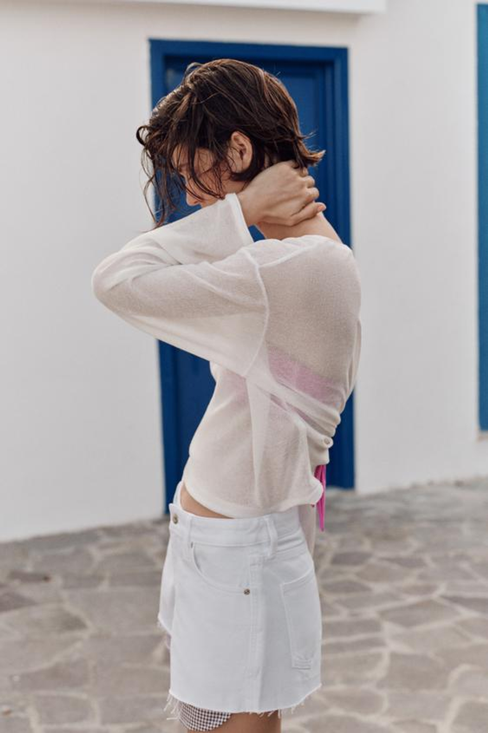 ZARA ДЖИНСОВЫЕ ШОРТЫ Z1975 MOM FIT С НЕОБРАБОТАННЫМ КРАЕМ, БЕЛЫЙ