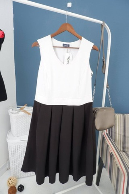 Платье Magda черно-белое 44 размер, новое