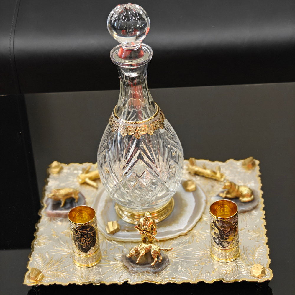 Набор водочный с графином на агате "Охотник"