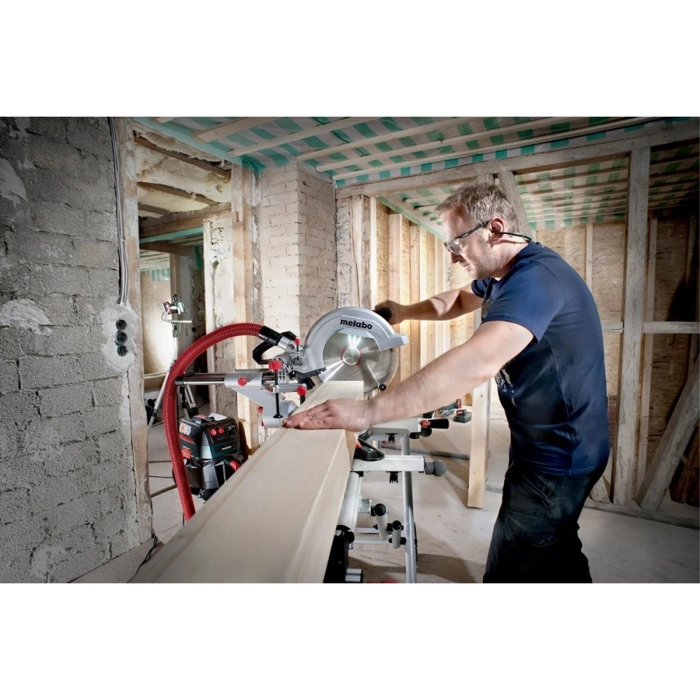 Торцовочная пила Metabo KGS 305 M 1600Вт 3700об/мин d=305мм