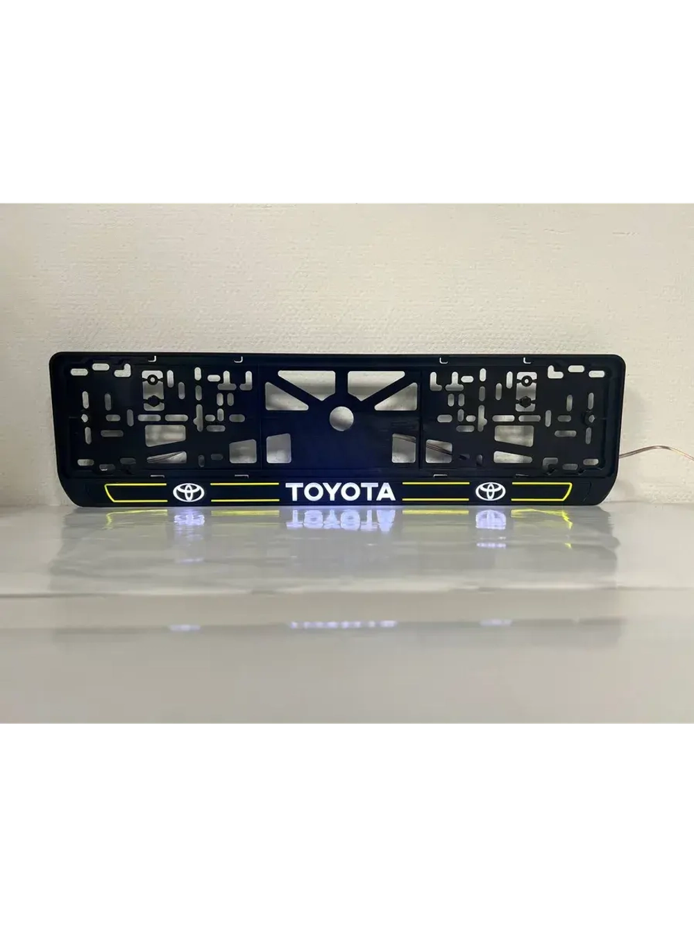 LED рамка. Y.L. 2.0 Toyota.
