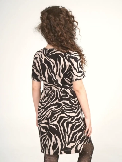 Платье в садик с коротким рукавом