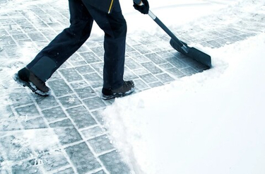 Как правильно укладывать тротуарную плитку зимой