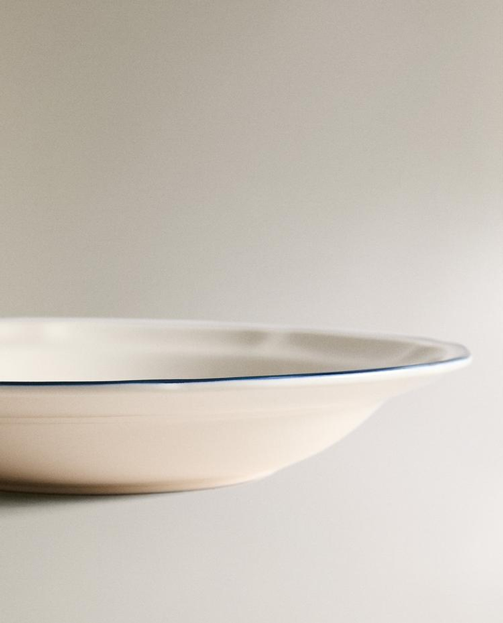 ZARA HOME ГЛУБОКАЯ СУПОВАЯ ТАРЕЛККА С КАЙМОЙ, СИНИЙ