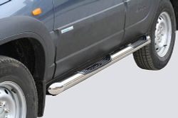 Пороги «Труба Люкс» с проступями (Ø=76), Chevrolet Niva (03.2009 -)/Lada Niva (07.2020 -),  Нива Тревел (нержавеющая сталь)