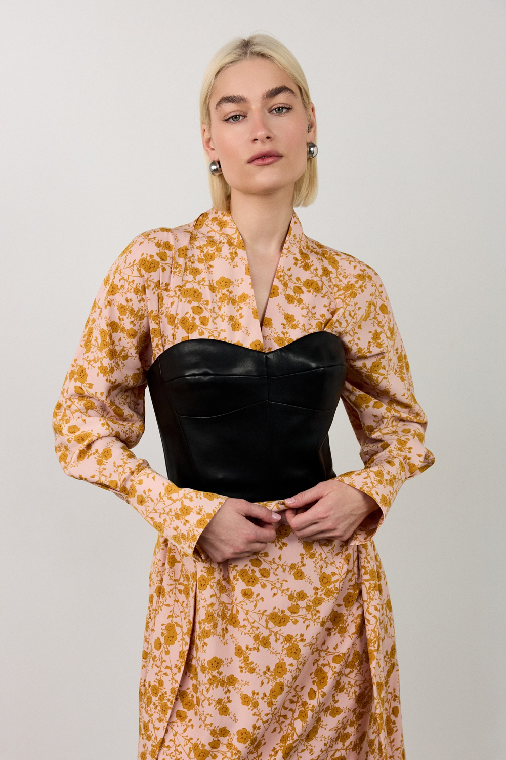 Топ из эко-кожи